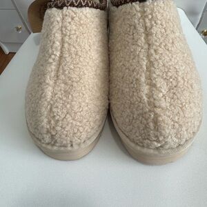 BearPaw Cream Fuzzy Mules